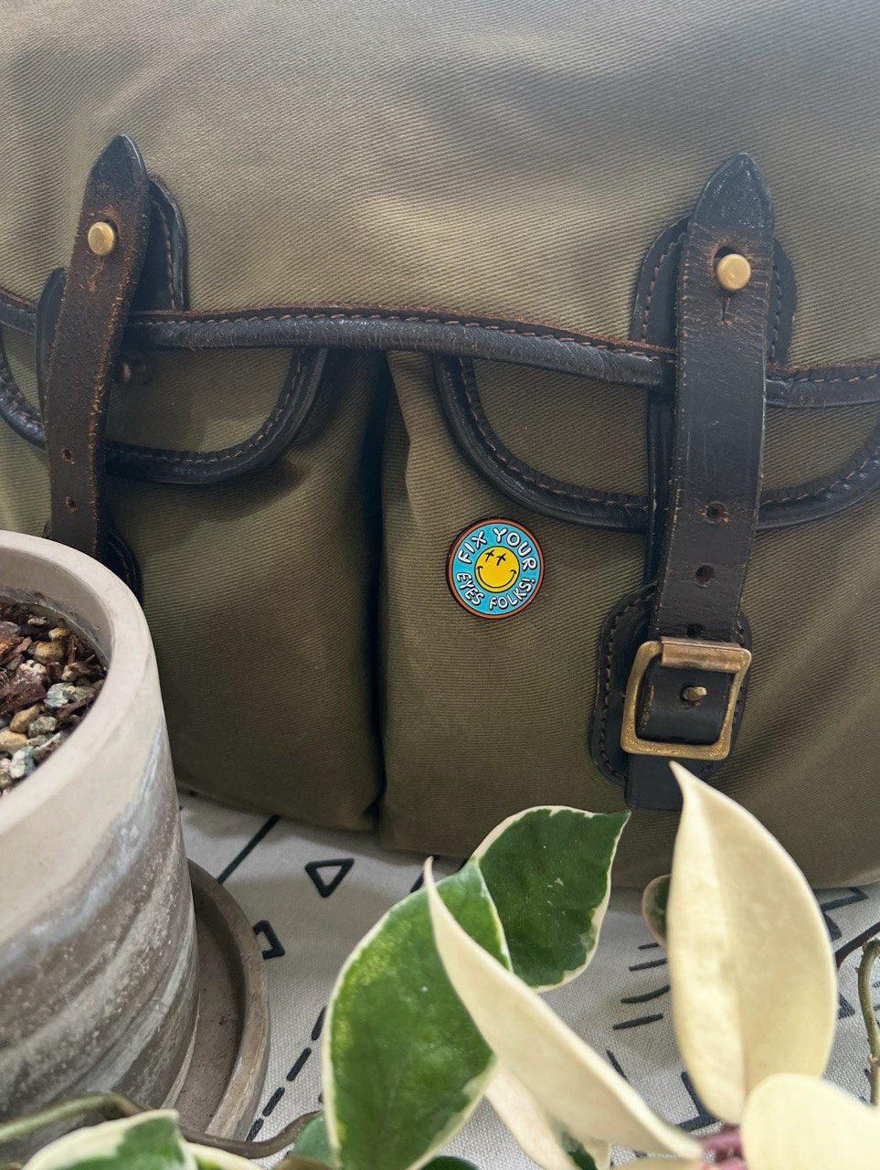 Fix Your Eyes, Folks! Enamel Pin