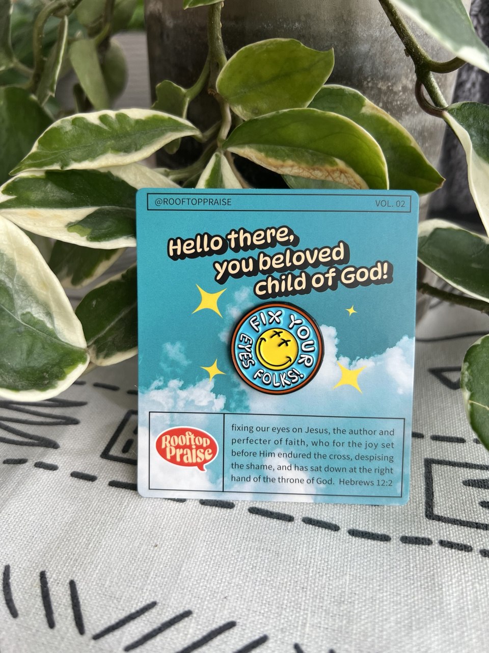 Fix Your Eyes, Folks! Enamel Pin